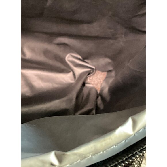 Cahartt Insulated 10 Can Vertical Cooler with Mesh Water Bottle Pocket 4.5lb cap - Picture 5 of 6